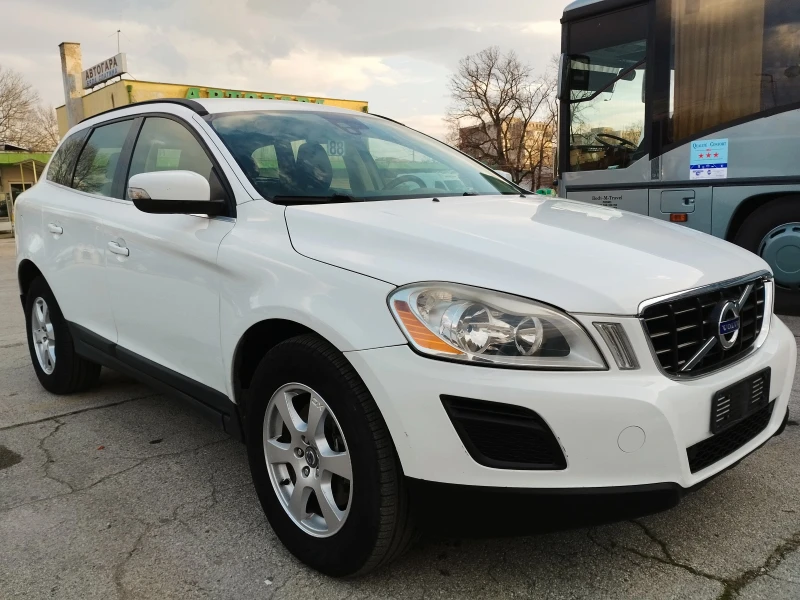 Volvo XC60 2.0D 163 К.С D3, снимка 3 - Автомобили и джипове - 48289363