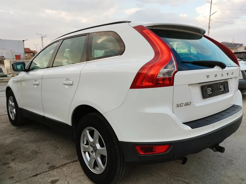 Volvo XC60 2.0D 163 К.С D3, снимка 5 - Автомобили и джипове - 48289363