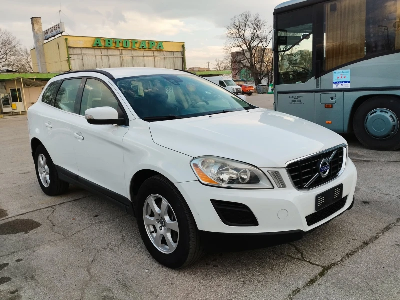 Volvo XC60 2.0D 163 К.С D3, снимка 17 - Автомобили и джипове - 48289363