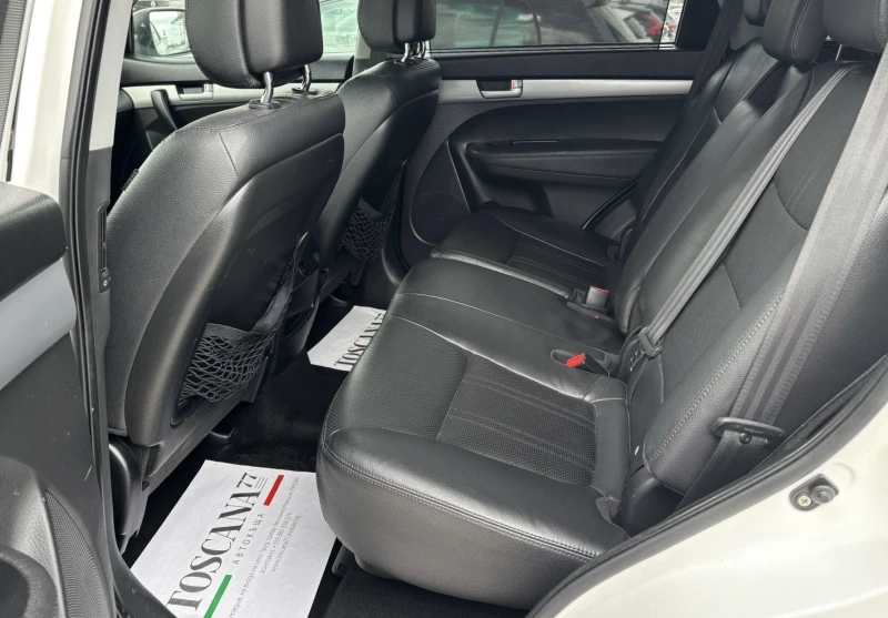Kia Sorento 2.2crdi* 197k.c* 4x4* НАВИ* КАМЕРА* ПАНОРАМА* 7-ме, снимка 9 - Автомобили и джипове - 49737867