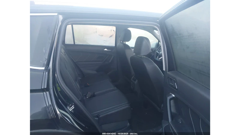 VW Tiguan, снимка 9 - Автомобили и джипове - 53127358