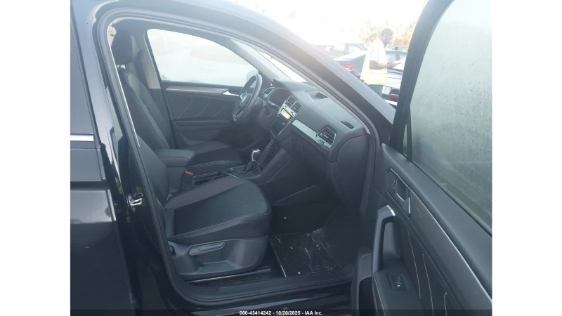 VW Tiguan, снимка 8 - Автомобили и джипове - 53127358