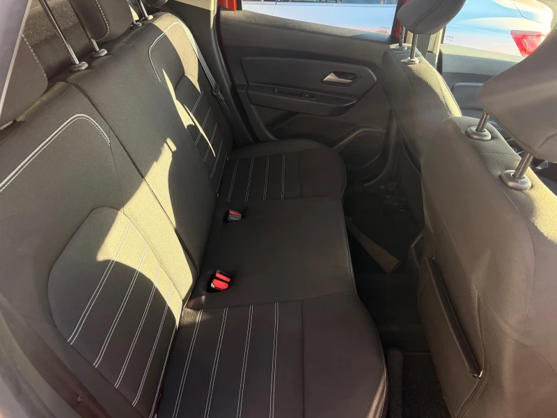 Dacia Duster 1.0 ТCe / 100 к.с / ECO-G, снимка 15 - Автомобили и джипове - 53152356