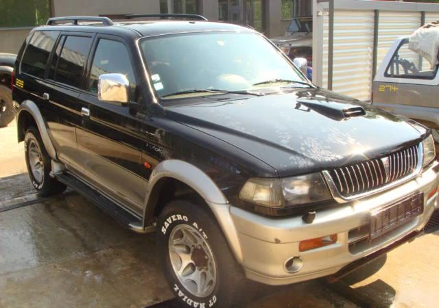 Mitsubishi Pajero sport 2.5 TDI, снимка 1 - Автомобили и джипове - 46834116