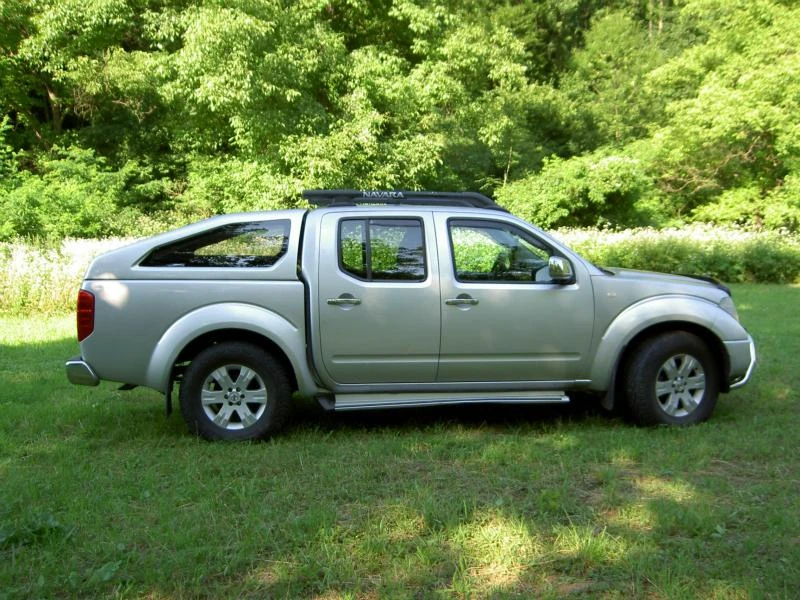 Nissan Navara 2.5 DCI 174к.с., снимка 2 - Автомобили и джипове - 12894373