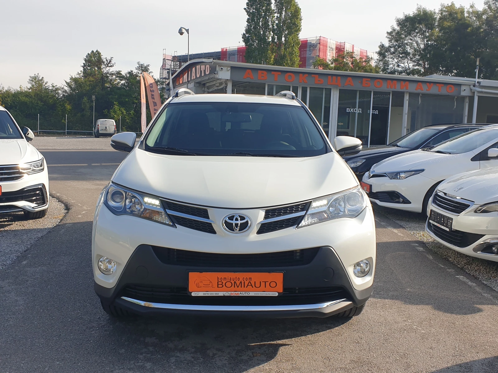 Toyota Rav4 2.2D* 4X4* LED* АВТОМАТИК* EURO5B* КЛИМА* KAMEРА - изображение 2