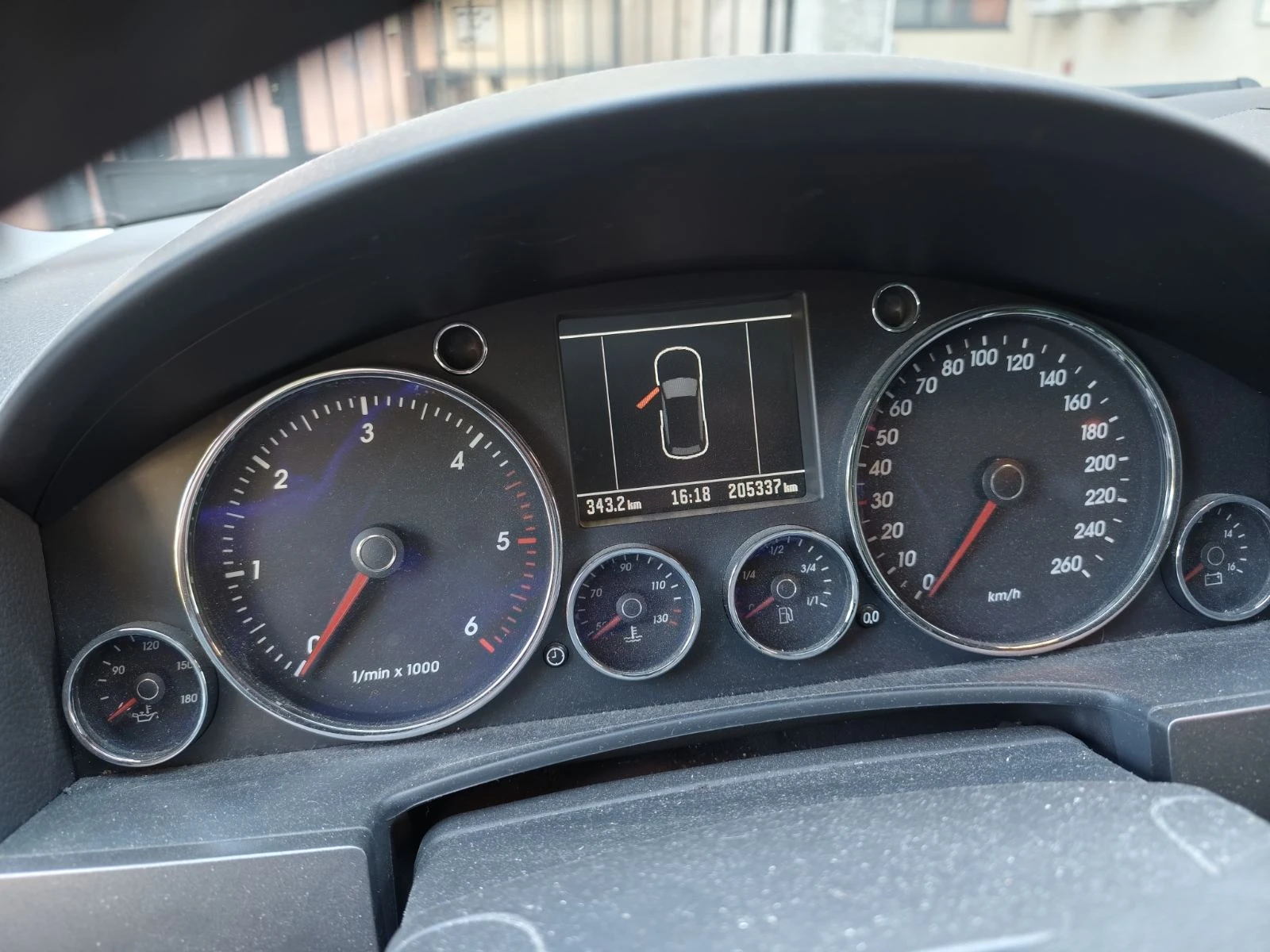 VW Touareg 3.0 TDI V6 - изображение 8