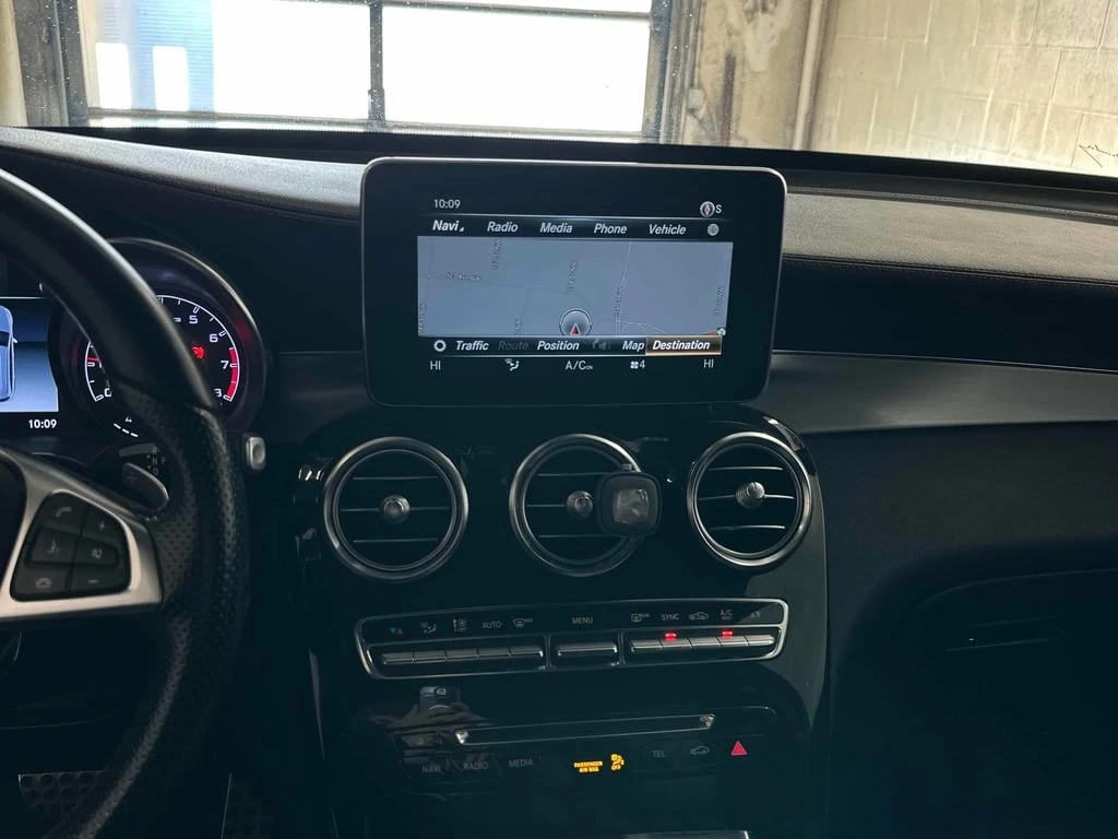 Mercedes-Benz GLC 43 AMG  * CARFAX * БЕЗ ПЪРВОНАЧАЛНА ВНОСКА - изображение 9