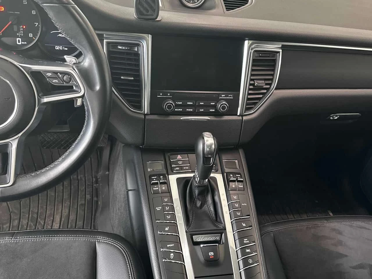 Porsche Macan * AWD * CARFAX * ЦЕНА ДО БГ - изображение 9