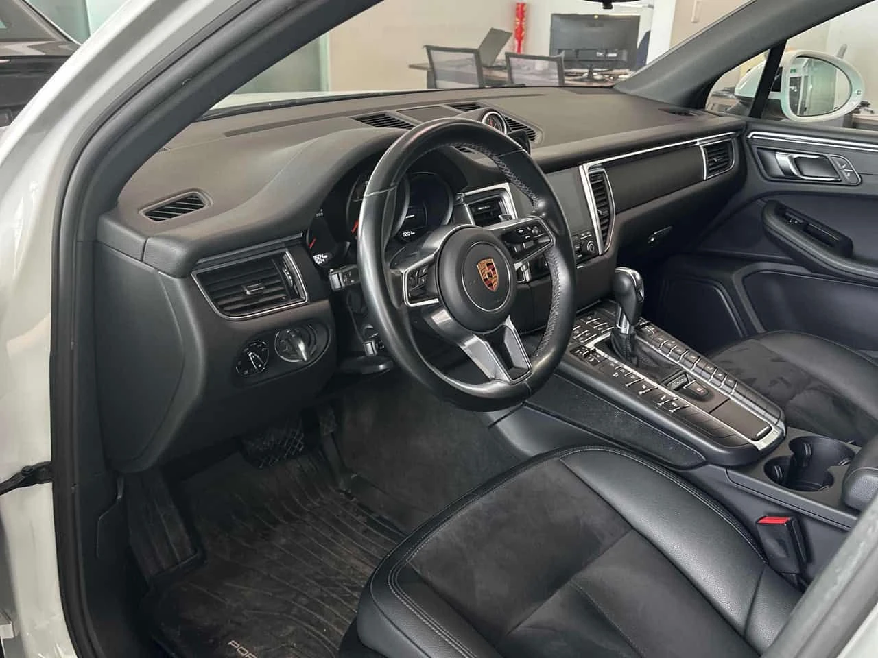 Porsche Macan * AWD * CARFAX * ЦЕНА ДО БГ - изображение 5