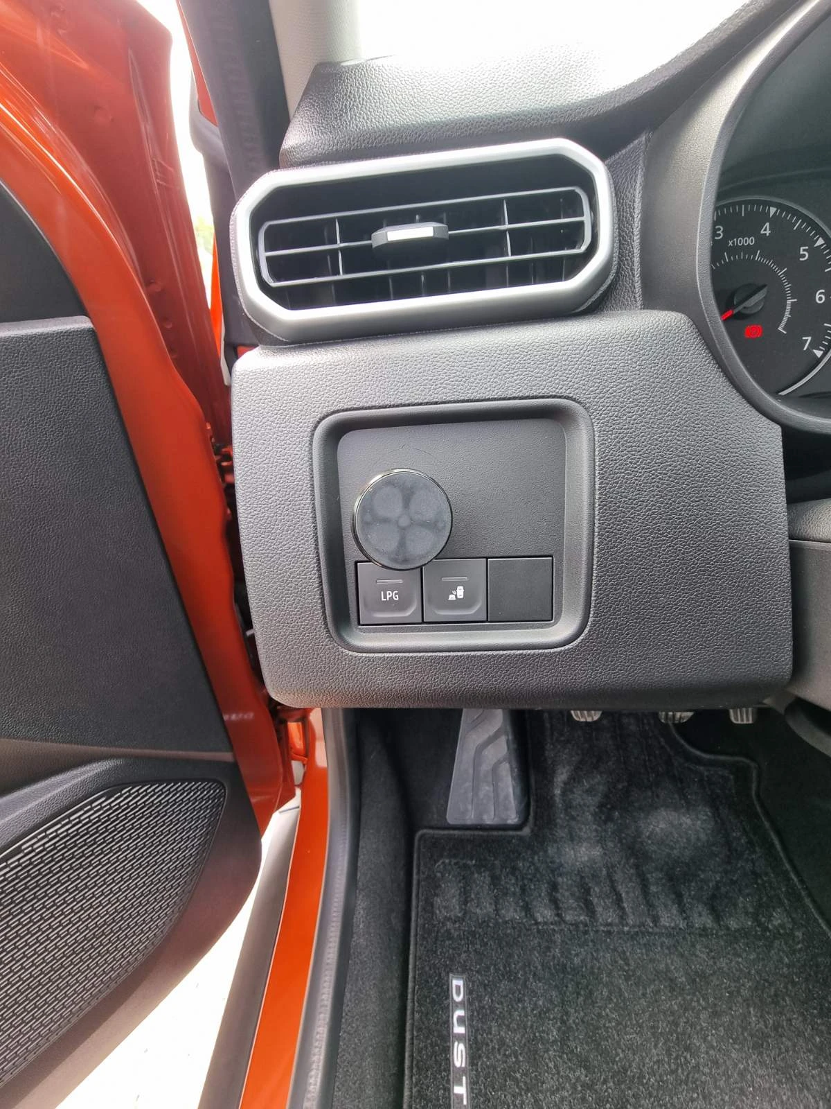 Dacia Duster TCe 1.0 ECO-G 100 | Mobile.bg � ����������� 16