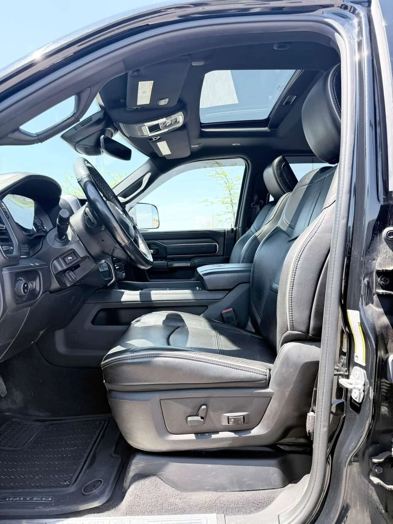 Dodge RAM 2500 * Limited * PANORAMA* ПОДГРЕВИ * CARFAX * , снимка 5 - Автомобили и джипове - 54743497