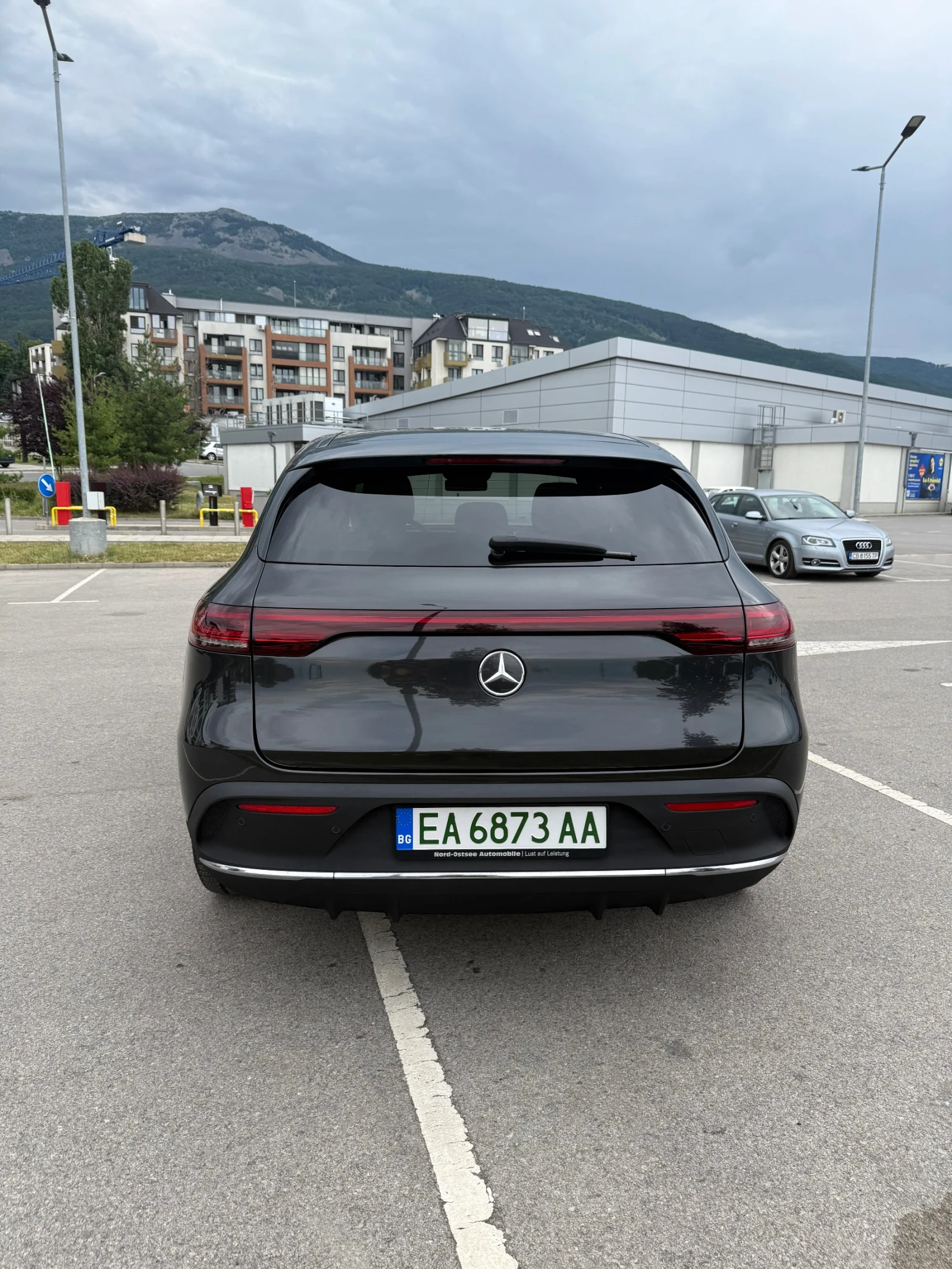 Mercedes-Benz EQC 4 Matic/Burmeister/360/Memory, снимка 3 - Автомобили и джипове - 55212179
