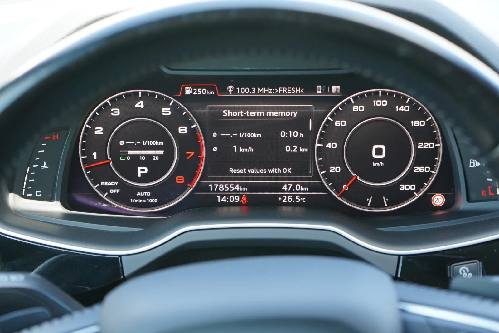 Audi Q7 3.0TFS* S-LINE* BOSE* KEYLESS* DISTR* 360* 6+ 1* , снимка 11 - Автомобили и джипове - 55221520