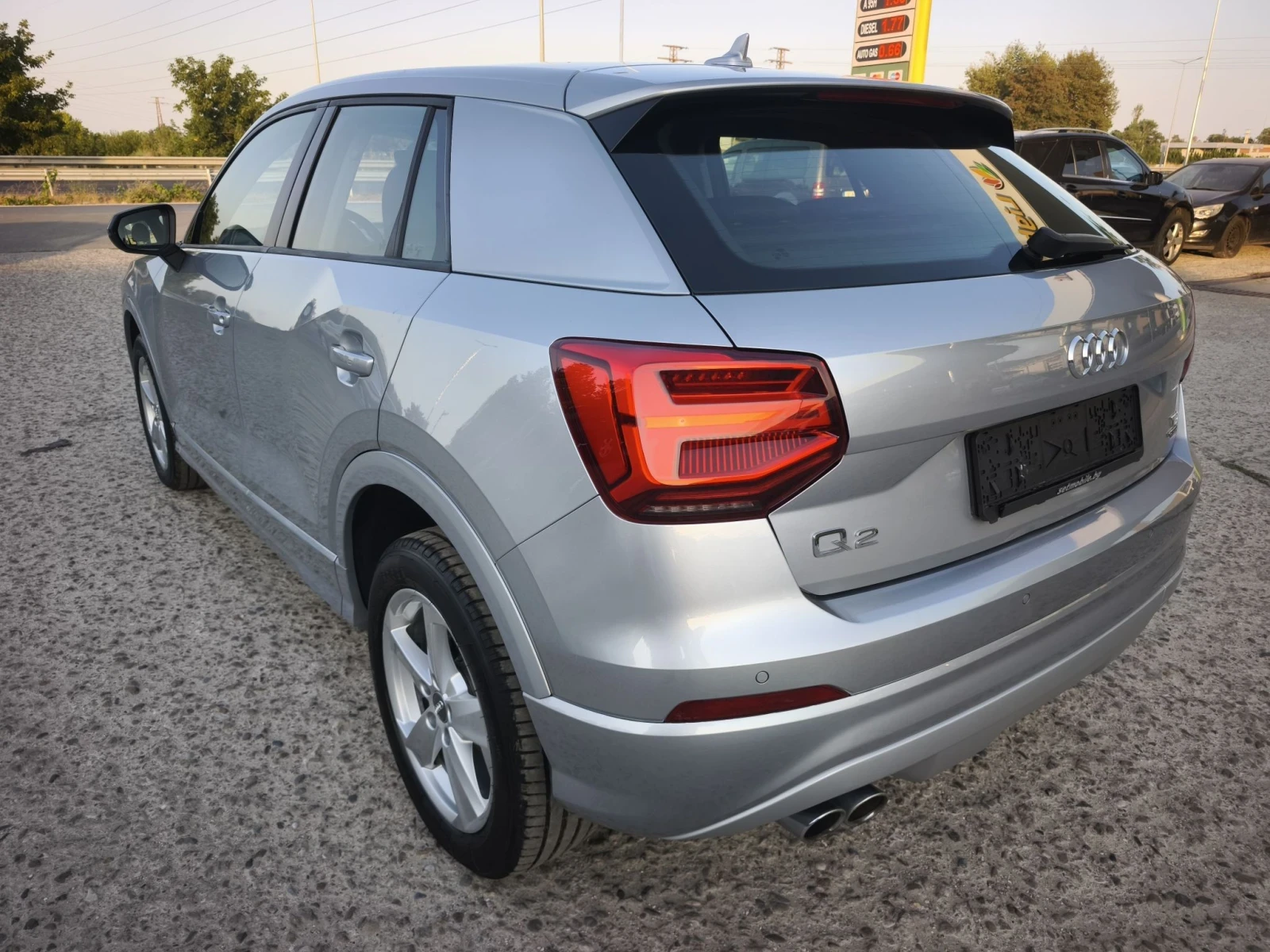 Audi Q2 2.0TDI 4X4 LED COCKPIT PANO DISTRONIK NEW , снимка 5 - Автомобили и джипове - 55905582