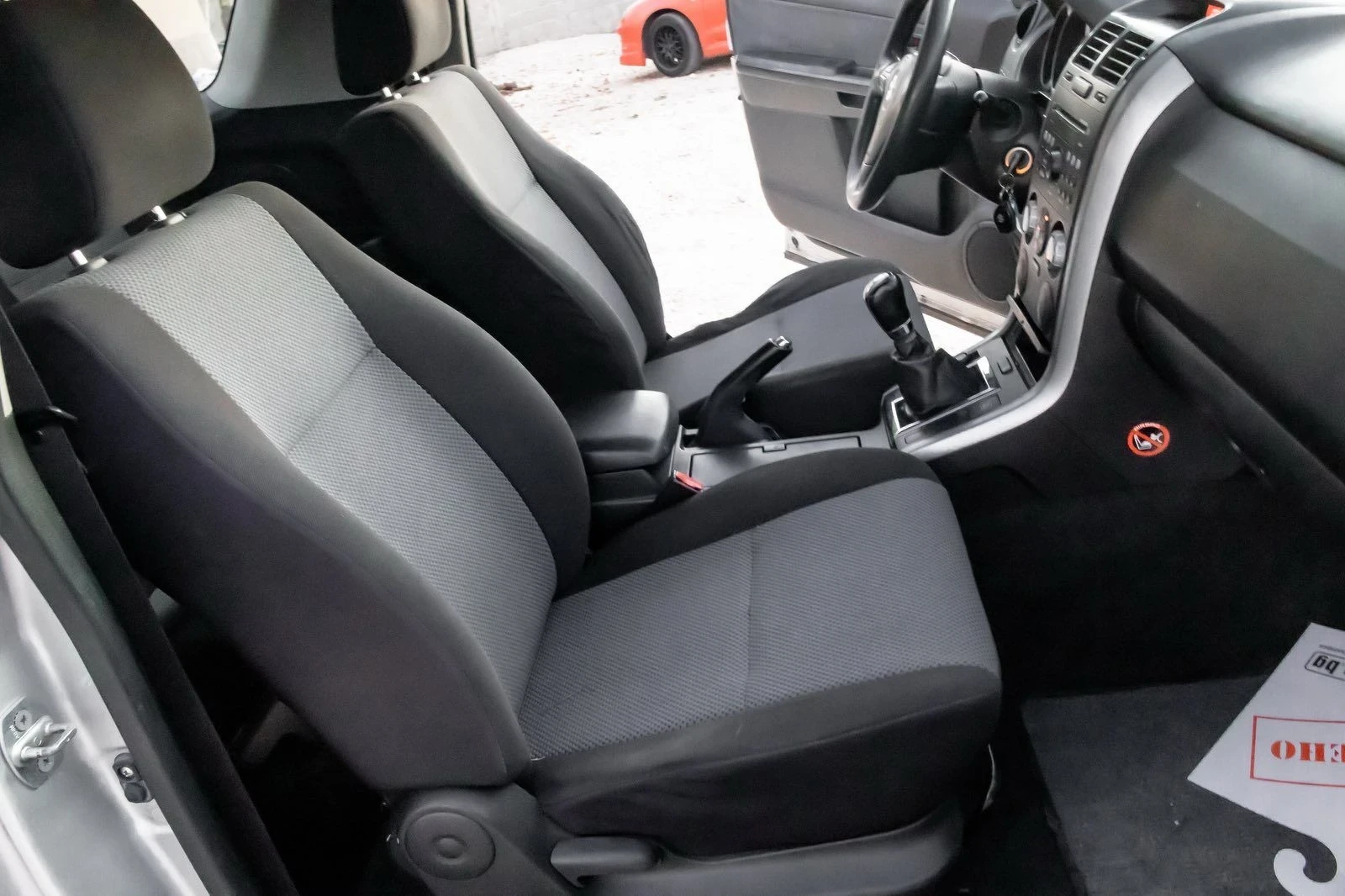 Suzuki Grand vitara 1.6i Италия внос, снимка 13 - Автомобили и джипове - 55999091