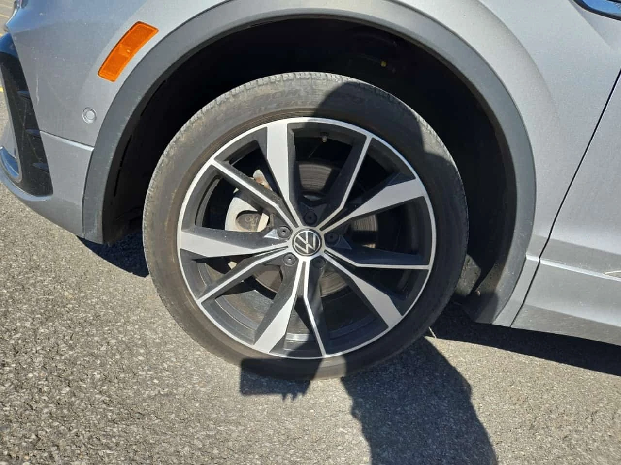 VW Tiguan  HIGHLINE R LINE * CARFAX * ФИНАНСИРАНЕ, снимка 6 - Автомобили и джипове - 56170162