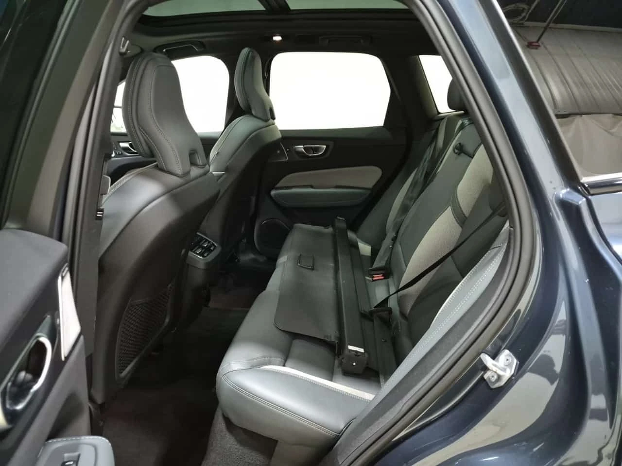 Volvo XC60 R DESIGN * CARFAX * ����������� | Mobile.bg � ����������� 12