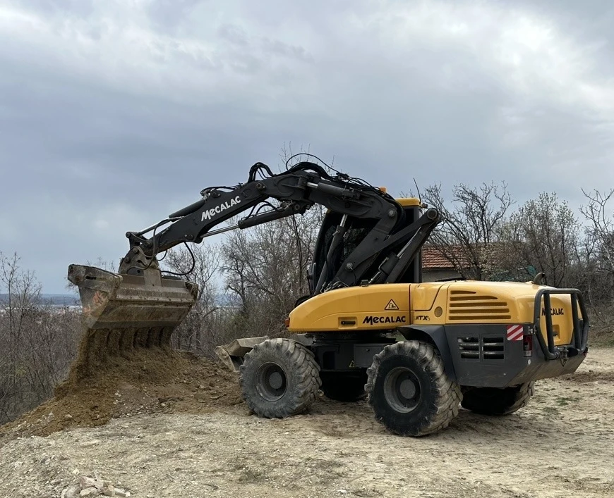 Багер MECALAC 12 MTX, снимка 1