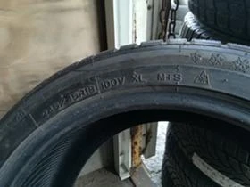 Гуми Зимни 245/45R18, снимка 4