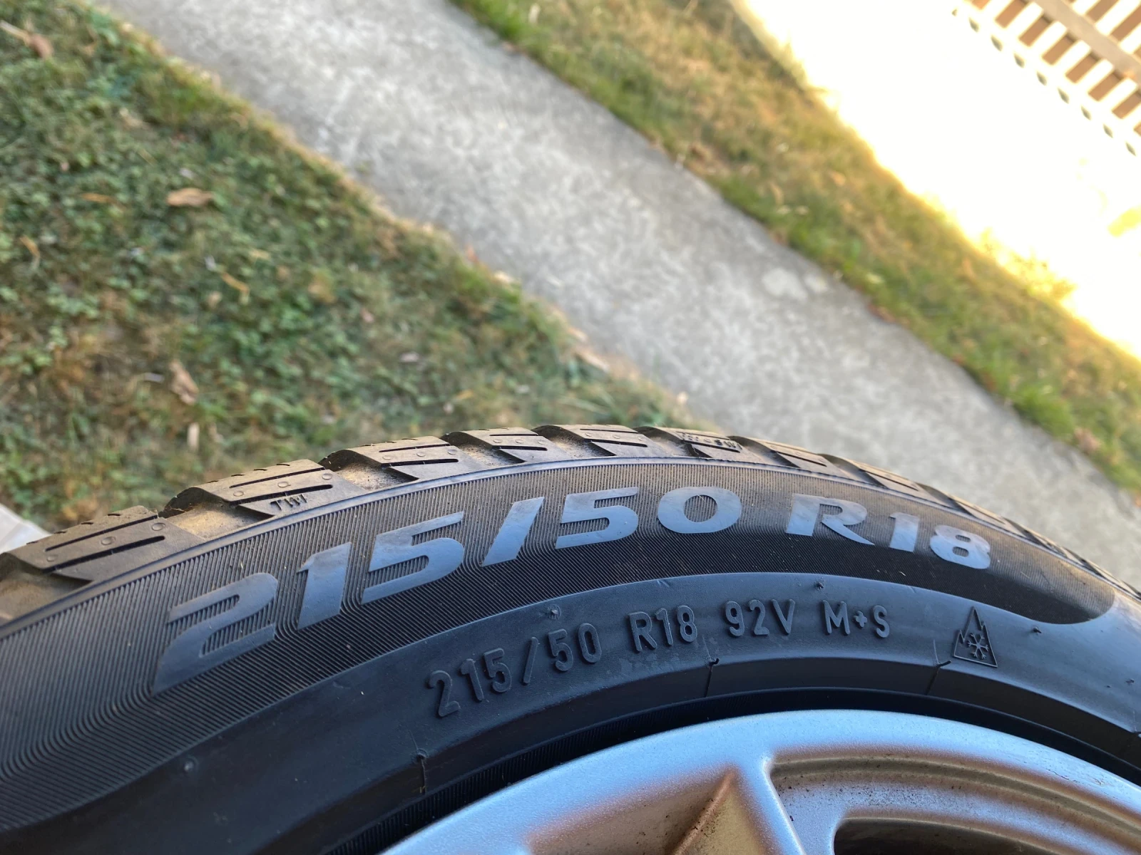 Гуми с джанти Pirelli 215/50R18, снимка 14 - Гуми и джанти - 56181197