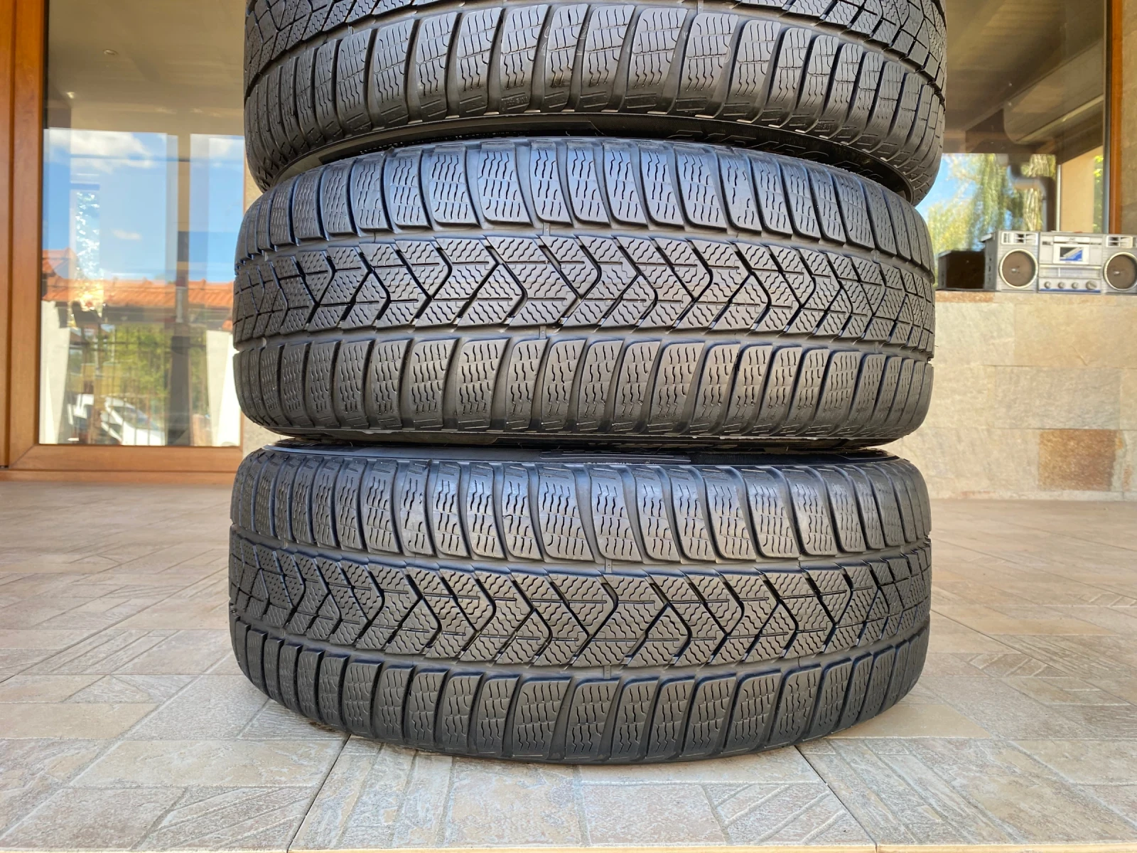Гуми с джанти Pirelli 215/50R18, снимка 9 - Гуми и джанти - 56181197