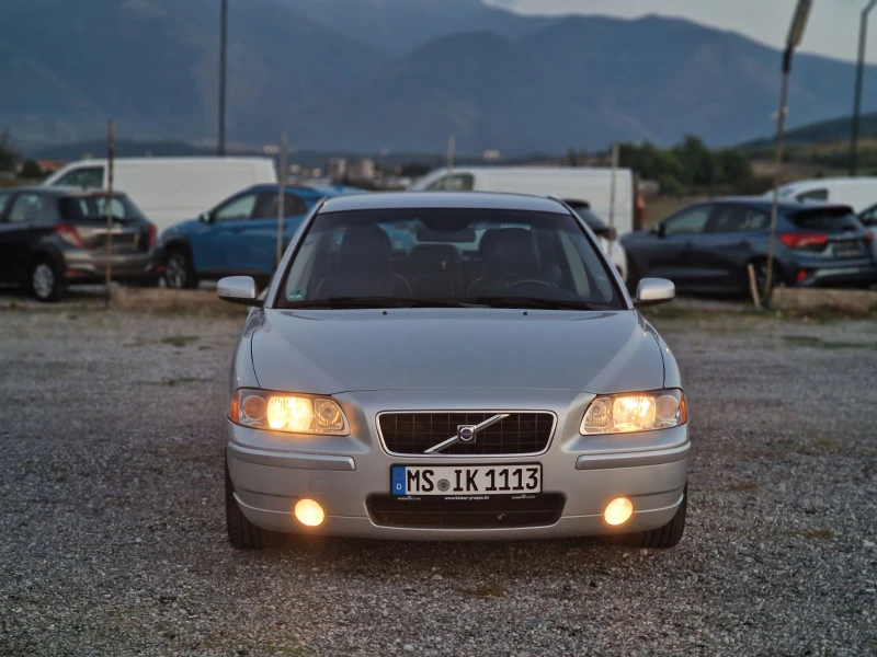 Volvo S60 2.4, снимка 8 - Автомобили и джипове - 47331076