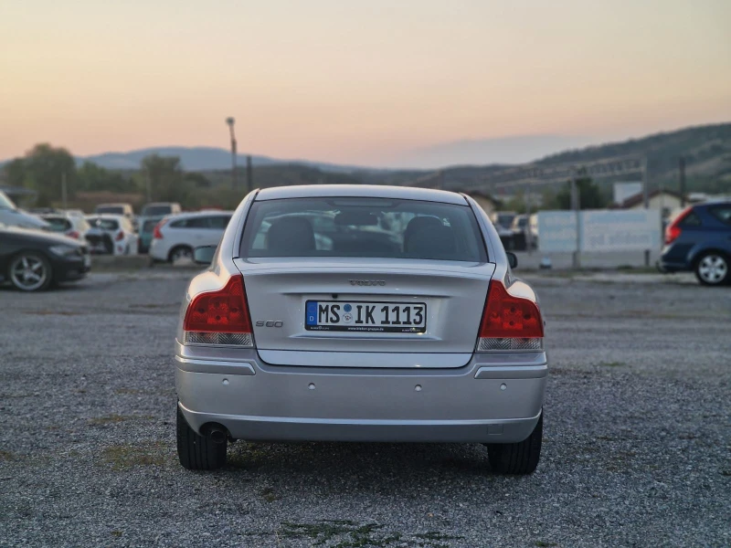 Volvo S60 2.4, снимка 6 - Автомобили и джипове - 47331076