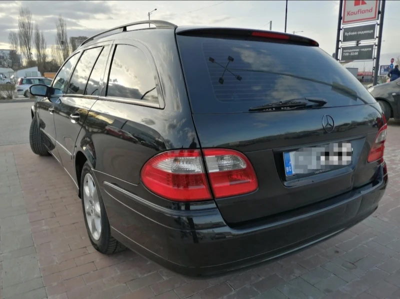 Mercedes-Benz E 200 Бензин Авангард , снимка 1 - Автомобили и джипове - 48399602