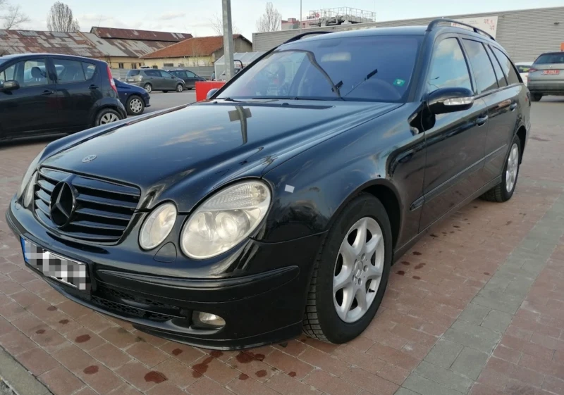 Mercedes-Benz E 200 Бензин Авангард , снимка 14 - Автомобили и джипове - 48399602