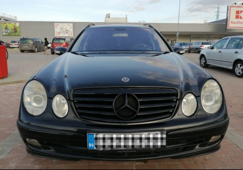 Mercedes-Benz E 200 Бензин Авангард , снимка 2 - Автомобили и джипове - 48399602