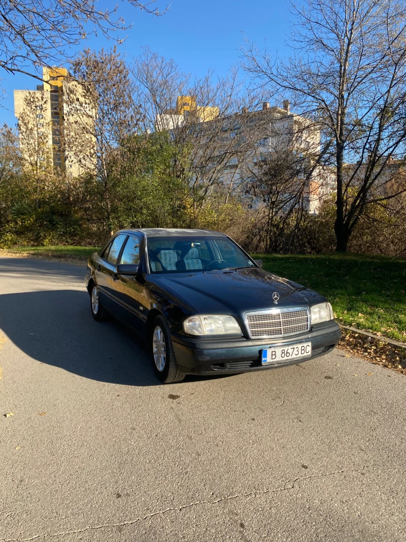 Mercedes-Benz C 200 Kompressor, снимка 3 - Автомобили и джипове - 48521796