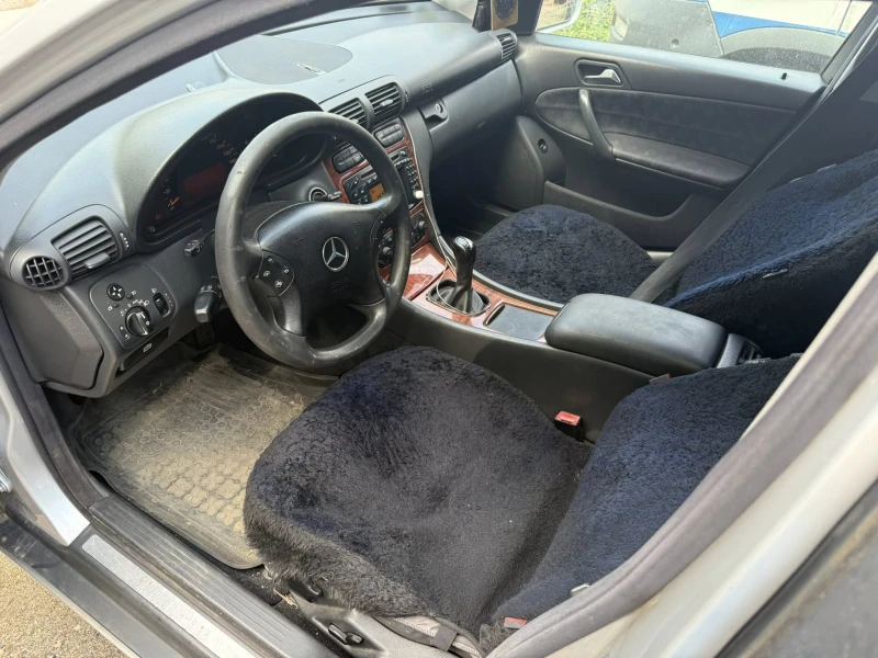 Mercedes-Benz C 220 2.2 140hp  , снимка 4 - Автомобили и джипове - 49379436