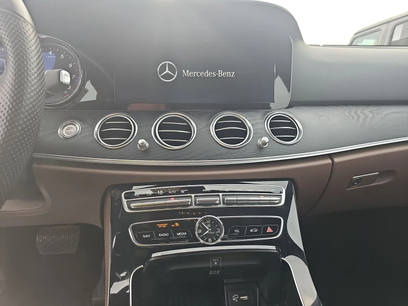 Mercedes-Benz E 300 burmester* multibeam led* Parking Assist, снимка 10 - Автомобили и джипове - 51868534