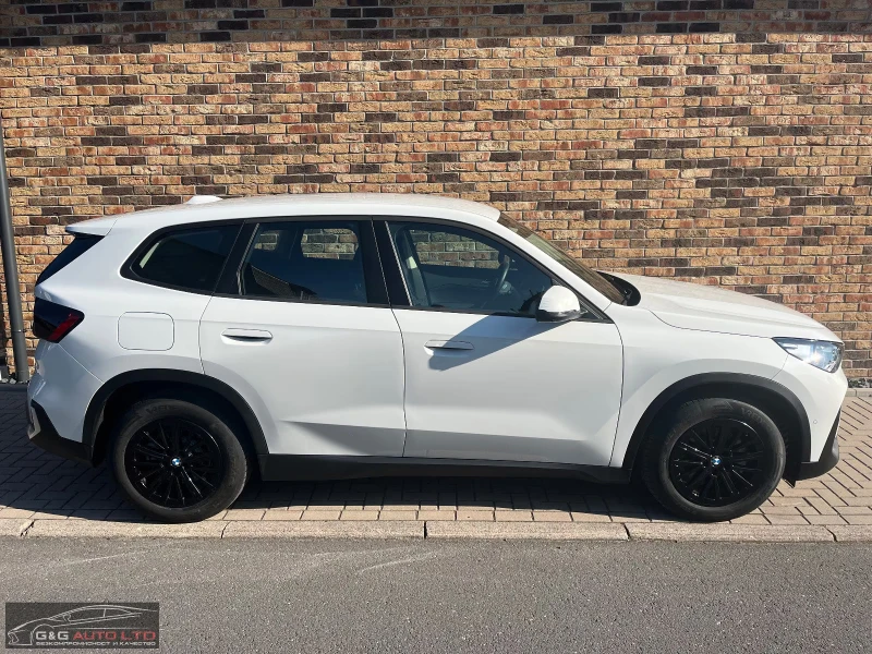 BMW iX1 eDrive20/204HP/MASSAGE/HUD/NAVI/LED/CAM/AHK/255gpr, снимка 6 - Автомобили и джипове - 51578929