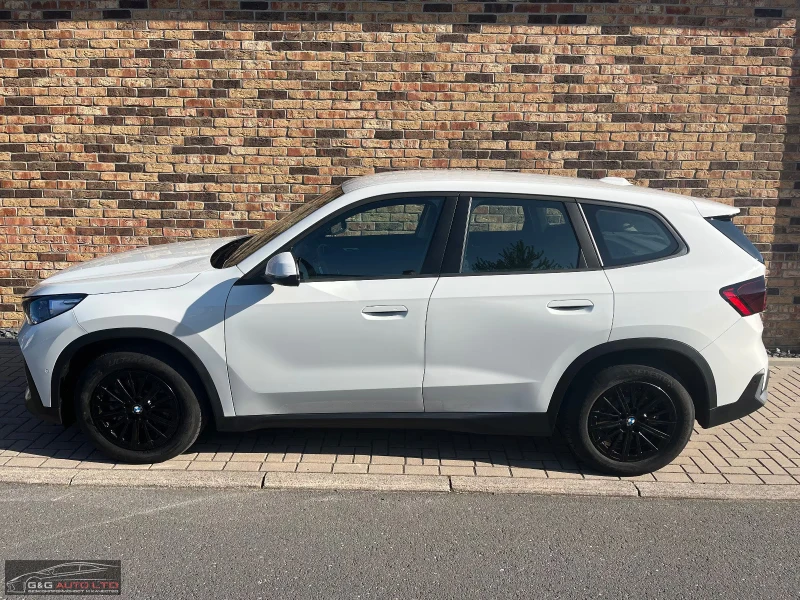 BMW iX1 eDrive20/204HP/MASSAGE/HUD/NAVI/LED/CAM/AHK/255gpr, снимка 3 - Автомобили и джипове - 51578929