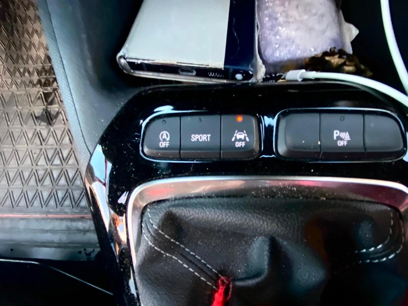 Opel Corsa GS Line, 1, 2 turbo, снимка 10 - Автомобили и джипове - 51819832