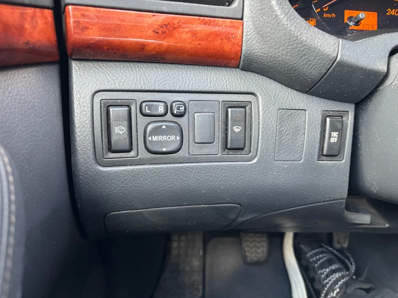 Toyota Avensis Toyota Avensis D-Cat 177hp, снимка 16 - Автомобили и джипове - 52595572