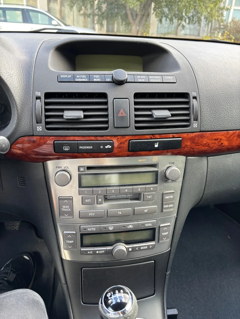 Toyota Avensis Toyota Avensis D-Cat 177hp, снимка 14 - Автомобили и джипове - 52595572