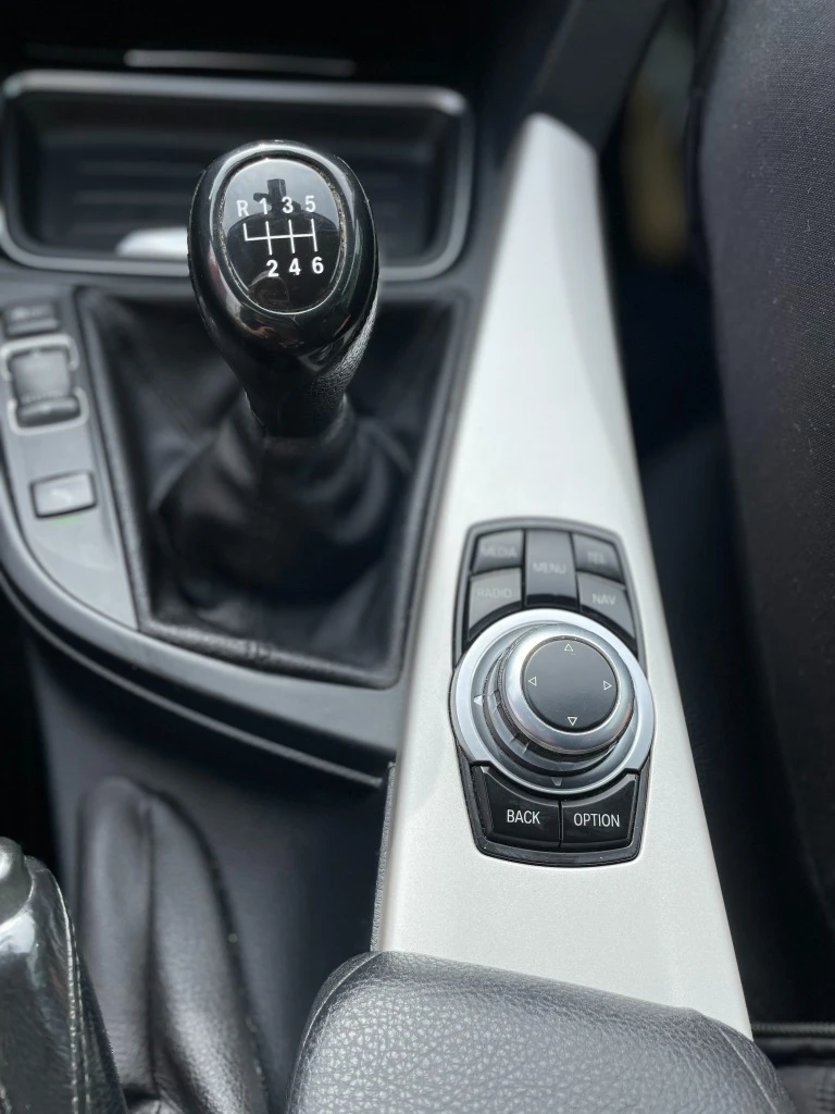 BMW 318, снимка 11 - Автомобили и джипове - 55100389