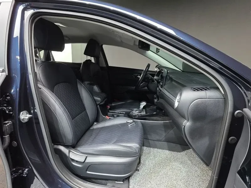 Kia K3 1.6| ВКЛ.ТЕХНОТЕСТ + 3M Г.О, снимка 5 - Автомобили и джипове - 55146187
