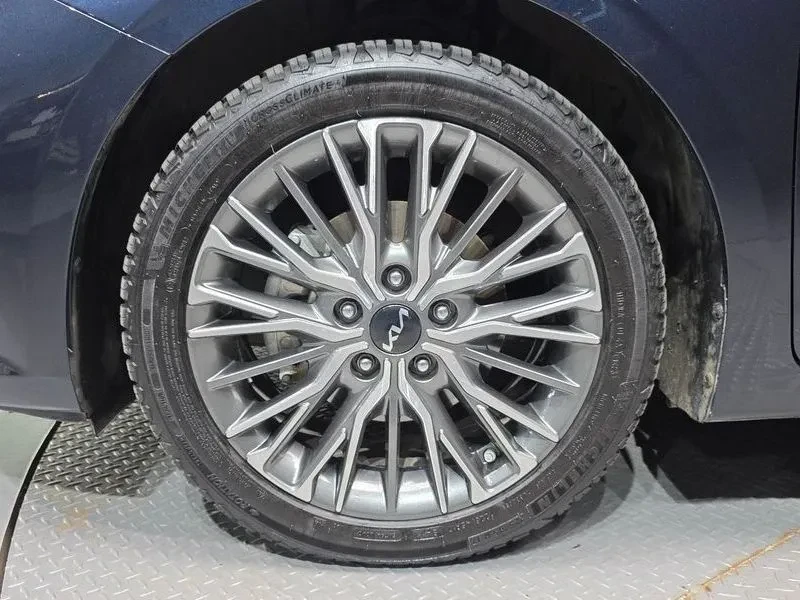 Kia K3 1.6| ВКЛ.ТЕХНОТЕСТ + 3M Г.О, снимка 12 - Автомобили и джипове - 55146187