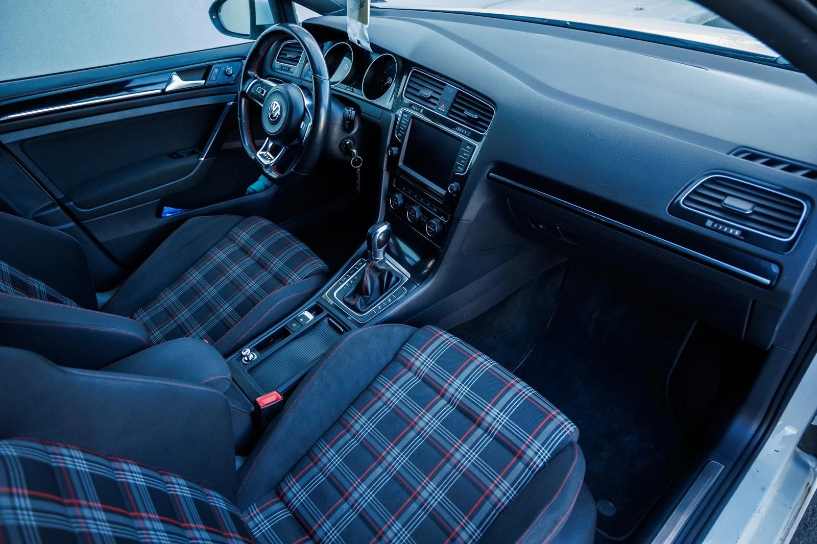 VW Golf GTI - изображение 9