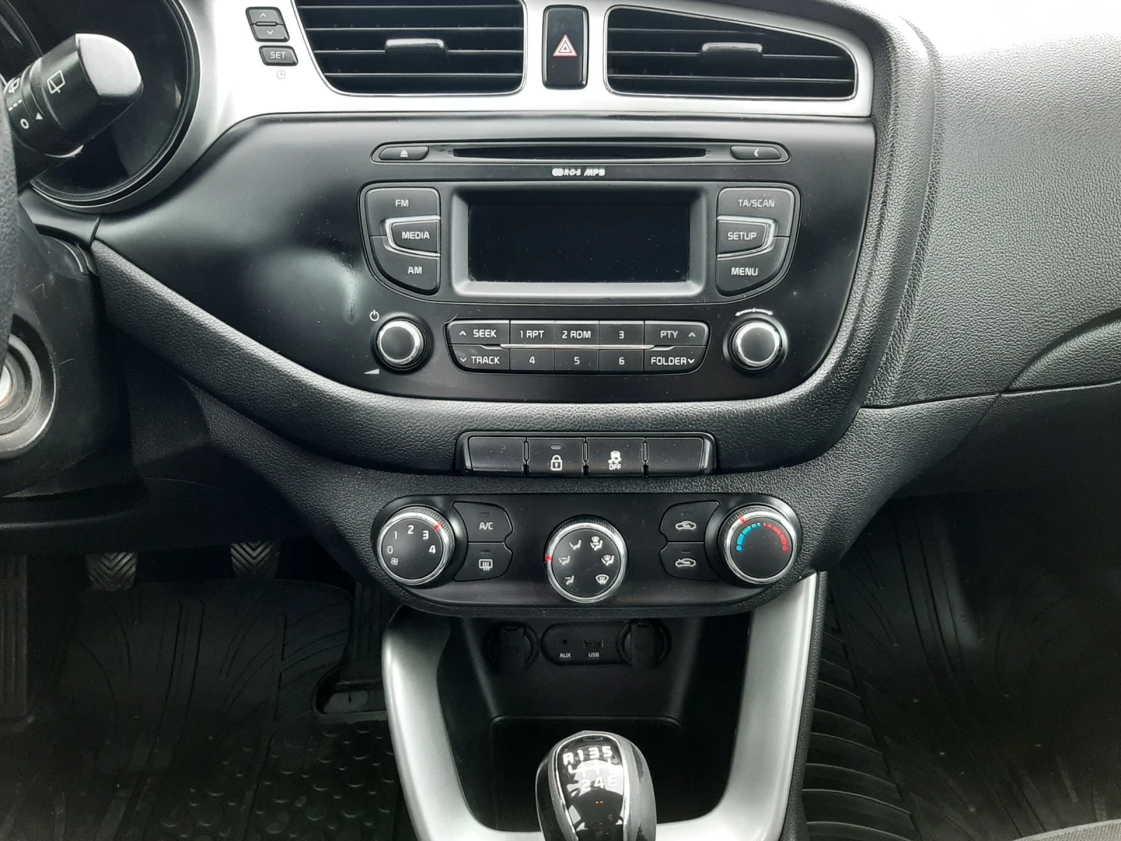 Kia Ceed 1.6 crdi - изображение 9