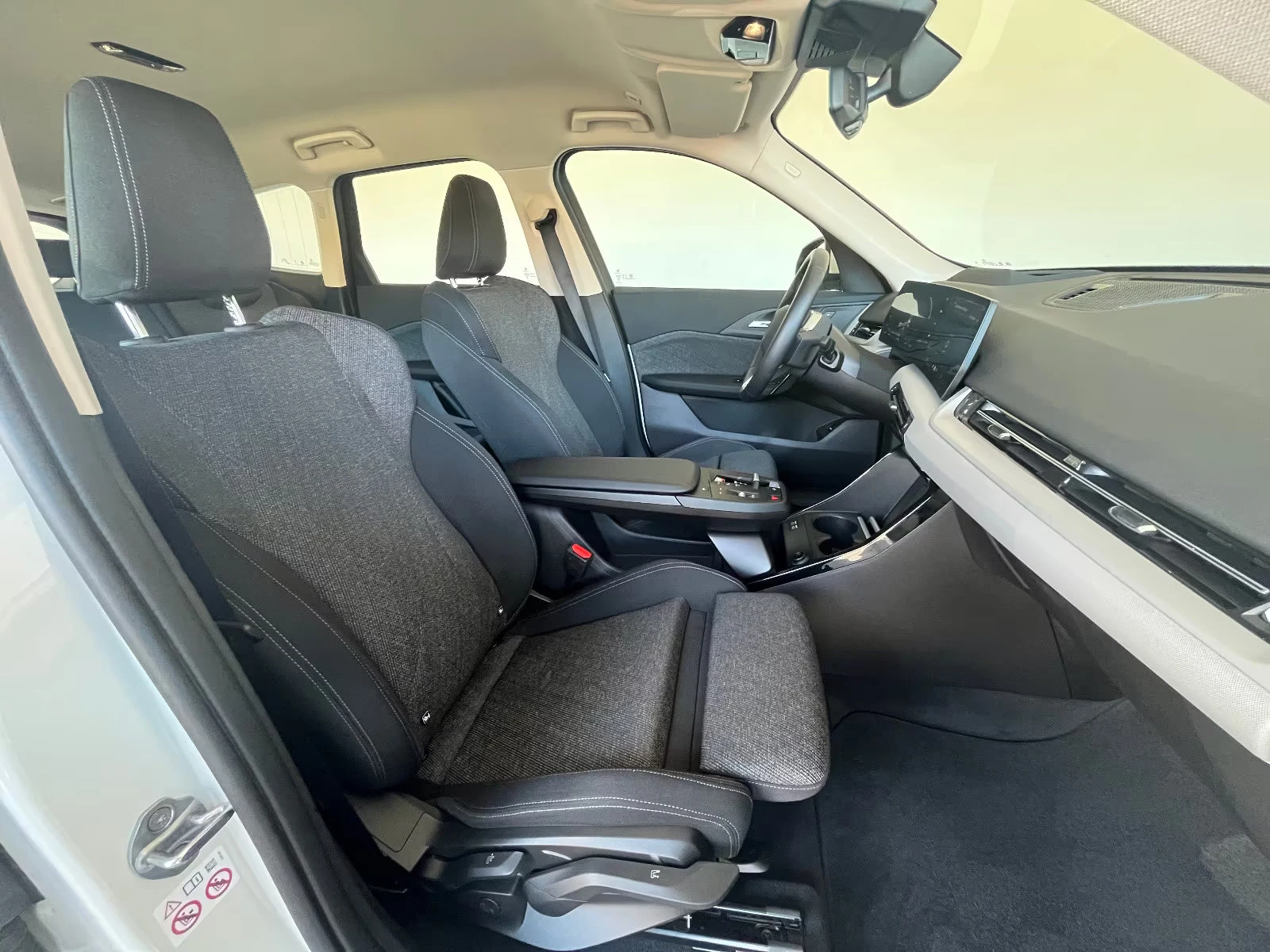 BMW iX1 eDrive20/204HP/MASSAGE/HUD/NAVI/LED/CAM/AHK/255gpr | Mobile.bg   12