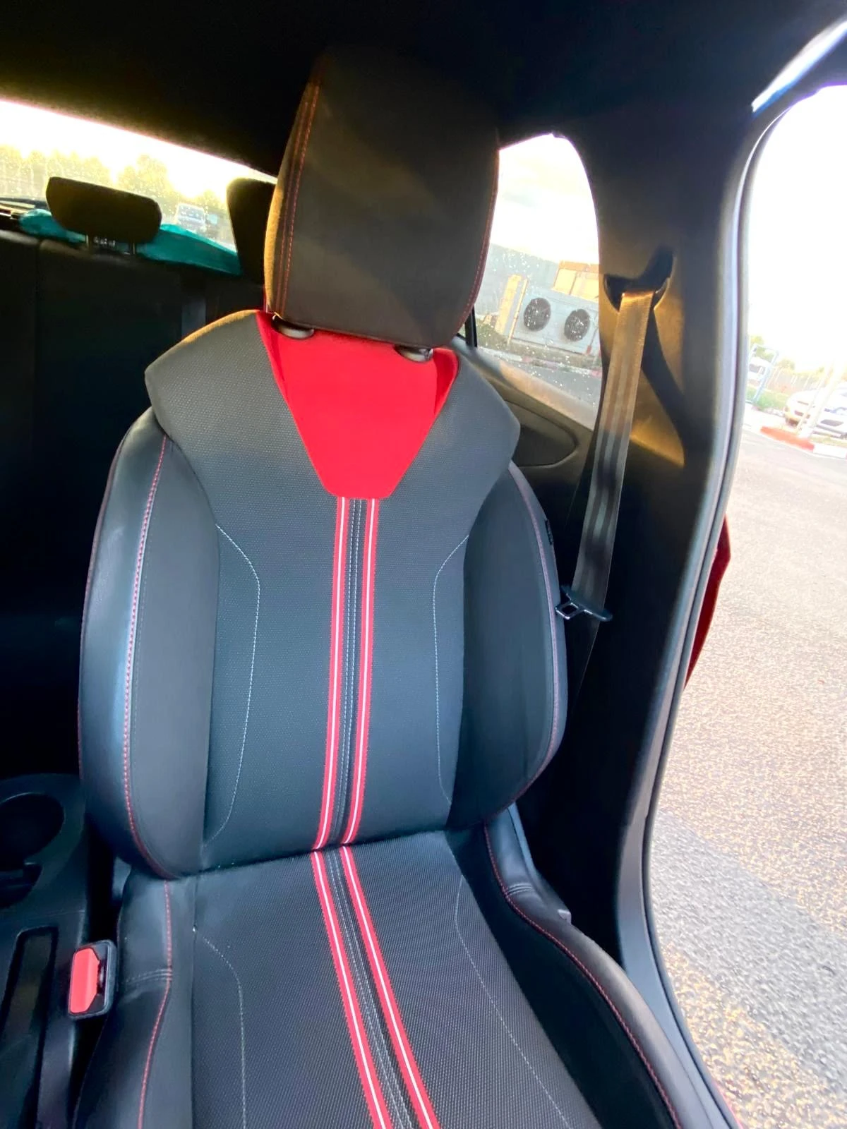 Opel Corsa GS Line, 1, 2 turbo - изображение 8