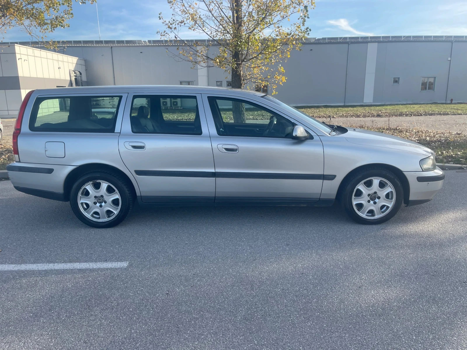 Volvo V70 2.4 D5 - изображение 2