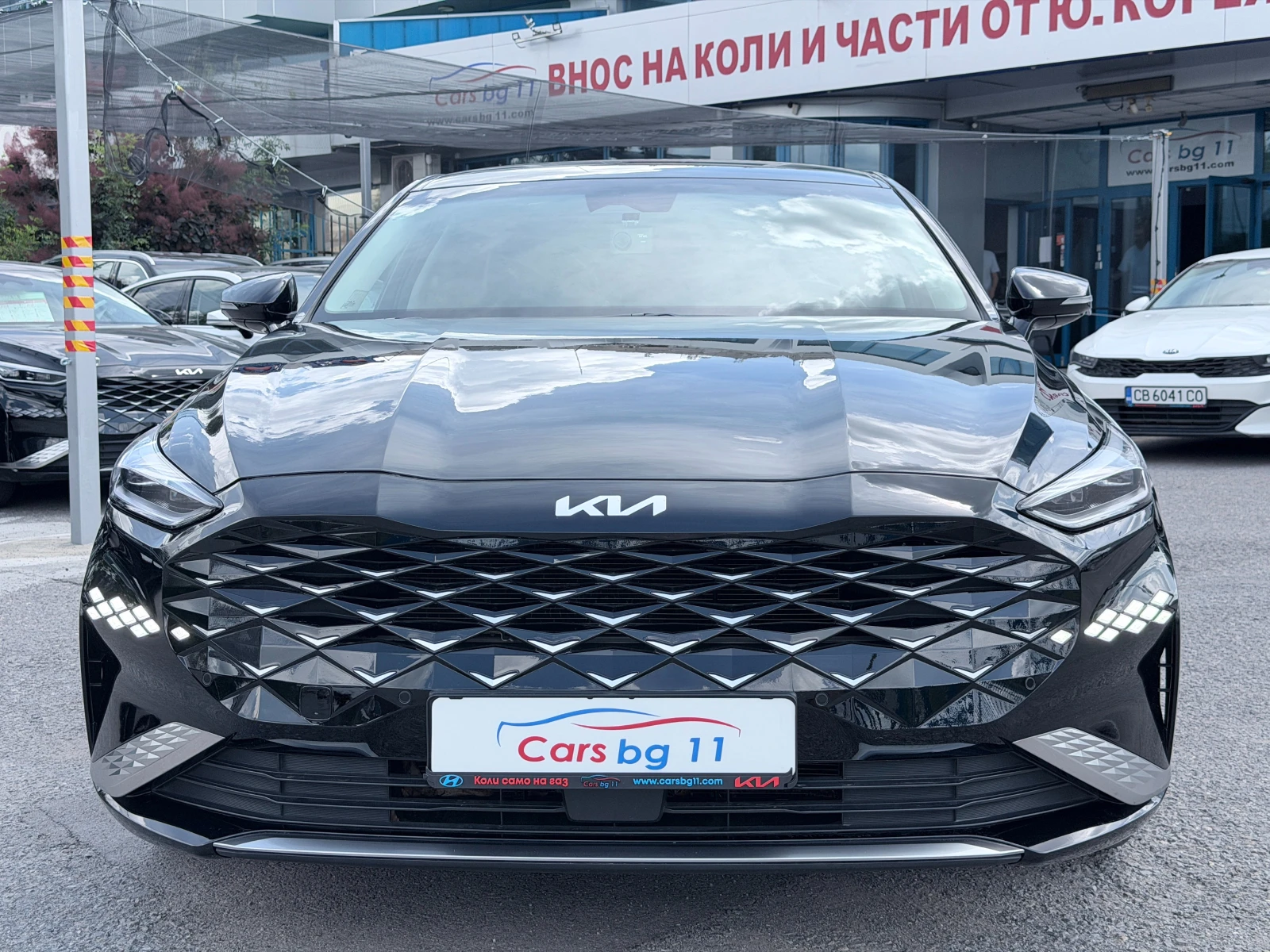 Kia K8 Лизинг, Гаранция, Сервиз, Резервничасти, снимка 2 - Автомобили и джипове - 54436459