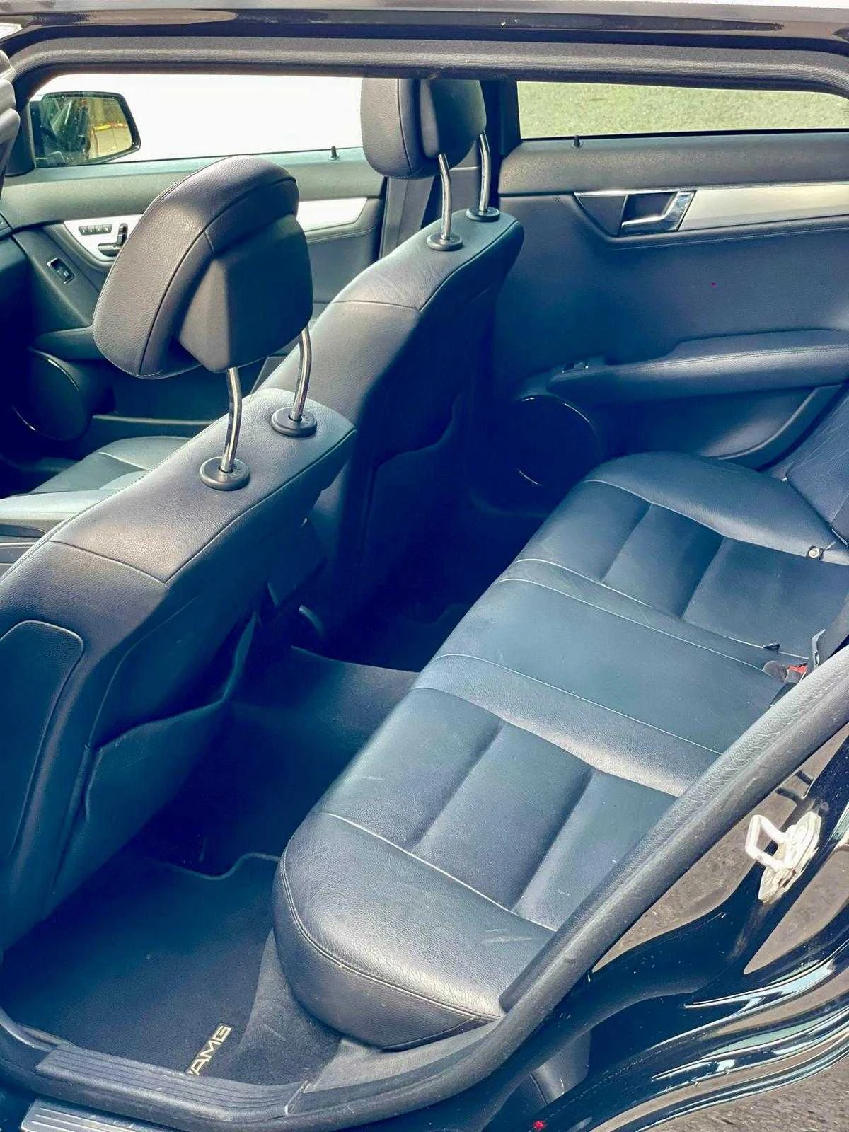 Mercedes-Benz C 350, снимка 11 - Автомобили и джипове - 53939638