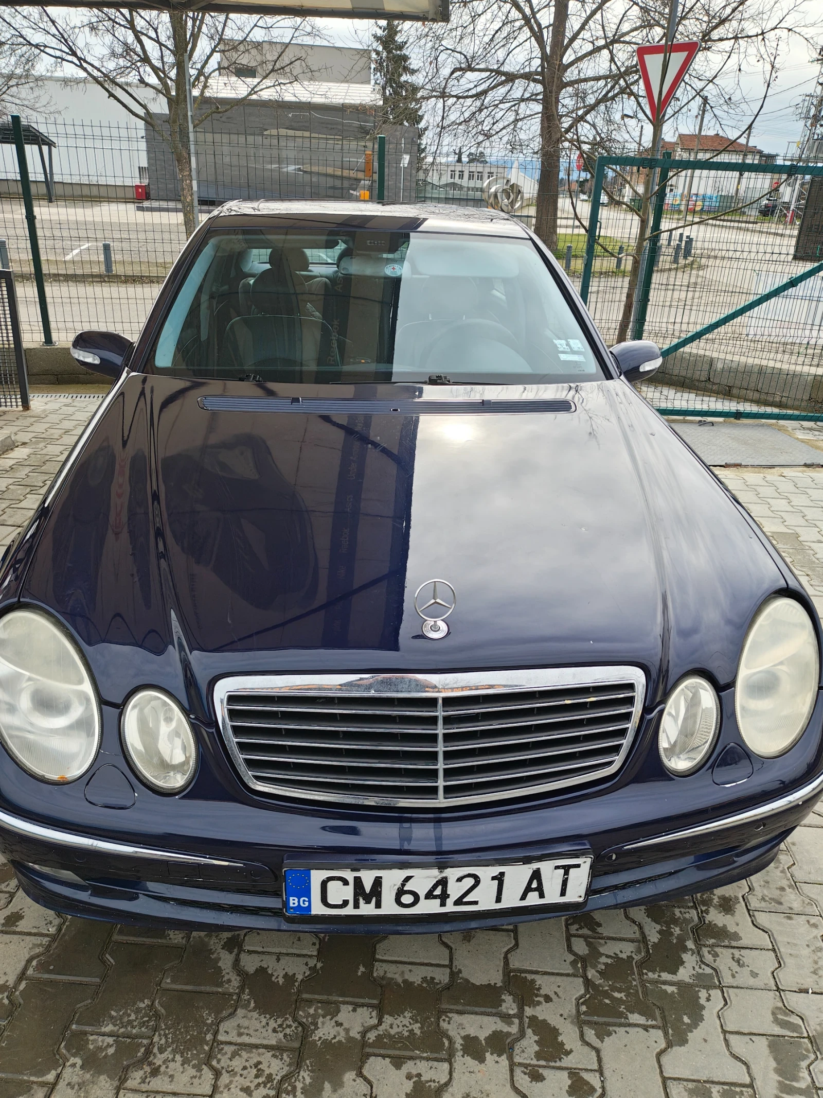 Mercedes-Benz E 500, снимка 3 - Автомобили и джипове - 53962460
